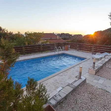 Dario بيت للعطل