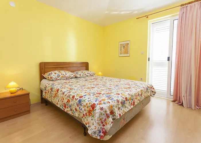 Holiday home Dario Makarska